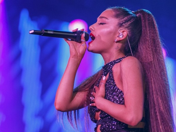 Ariana Grande: “Cảm ơn mỗi người đã dạy cho em biết về nỗi đau”