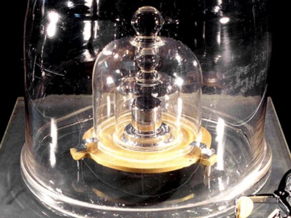 Ngày mai, khái niệm 1 kilogram sẽ biến mất vĩnh viễn!