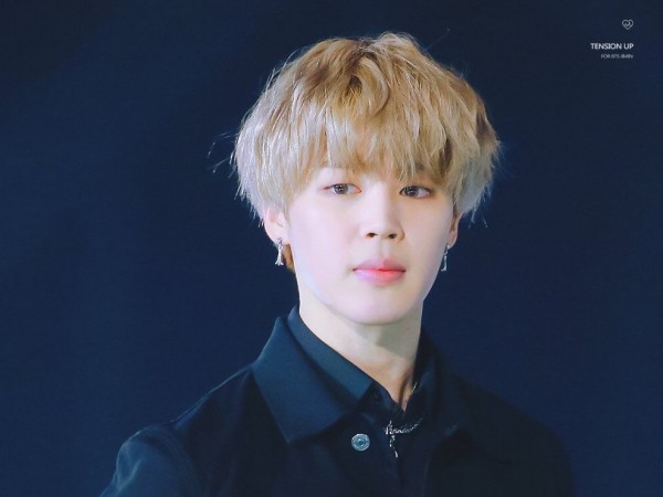 Chỉ vì chiếc áo thun gây rắc rối, mà Jimin (BTS) bỗng dưng đạt thành tích bất ngờ 