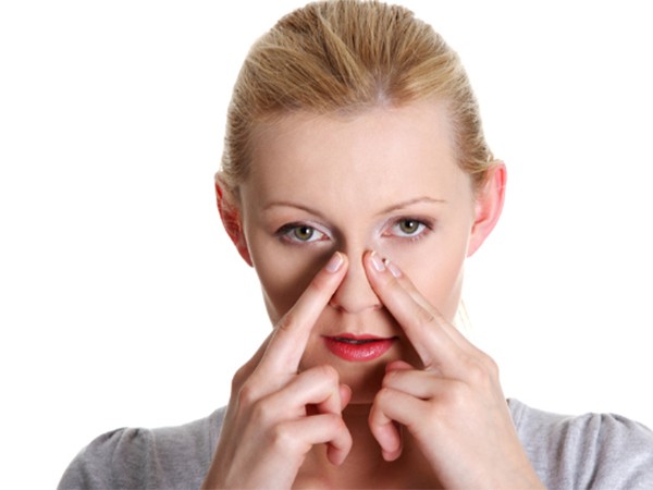Cách đơn giản chữa bệnh ngạt mũi trong mùa hanh khô
