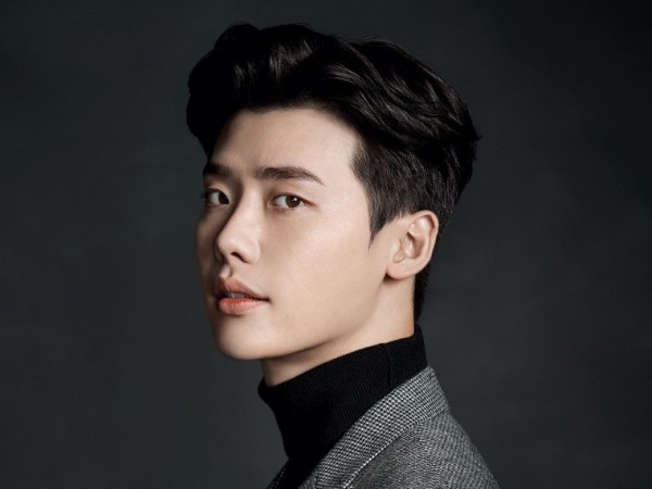 Lee Jong Suk, hành trang nào đã sẵn sàng khi ngày nhập ngũ đang rất gần?
