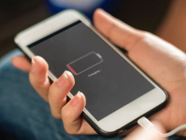5 mẹo giúp bạn tiết kiệm pin iPhone, dùng cả ngày mà không phải "dính lấy" ổ điện!