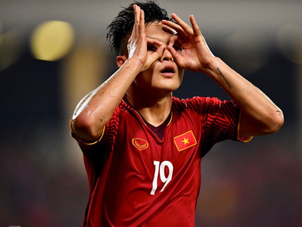 Quang Hải lọt Top 5 cá nhân nổi bật ở lượt về bán kết AFF Cup