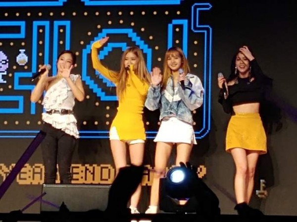 Stylist của Black Pink đã tìm được tuyệt chiêu để nhóm không bị soi trang phục