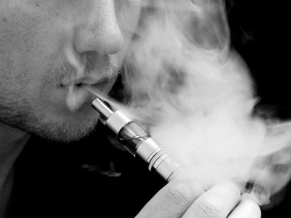 Thuốc lá điện tử - “sát thủ đời F2” của thuốc lá truyền thống