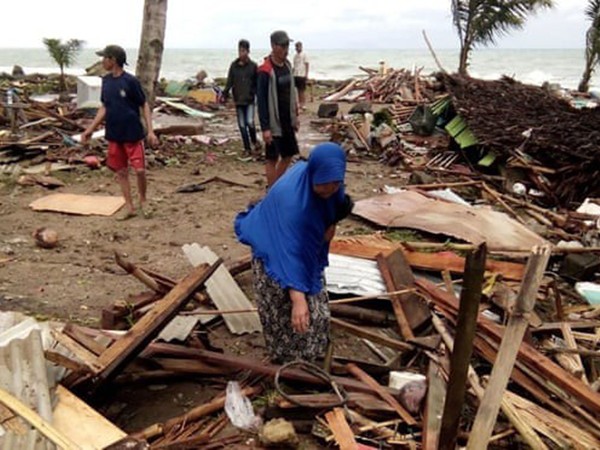 Indonesia: Số người chết do sóng thần tăng vọt lên 168 người