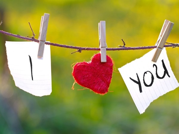 Khi ta thực sự yêu thương một con người, thì ta yêu tất cả mọi điều ở họ…