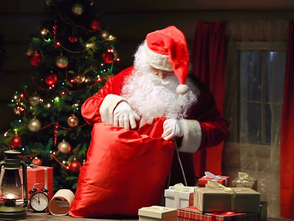 Phép màu của ông già Noel không có thật nhưng phép màu của ba mẹ thì mãi diệu kỳ!