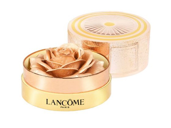 Ra mà xem phấn tạo khối đẹp nức nở như một bông hồng của Lancôme