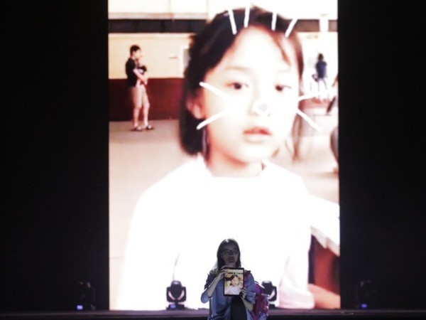 Khán giả xúc động với tiết mục tái hiện câu chuyện của bé Hải An trên sân khấu "WeChoice Awards 2018"