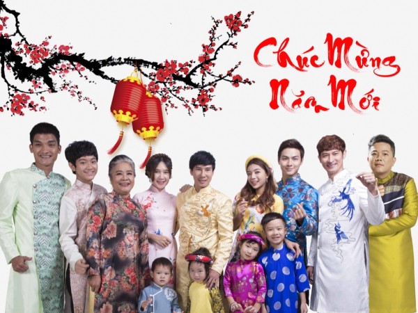 Vợ chồng Lý Hải khoe ảnh mừng Xuân cùng bốn thiên thần nhỏ và diễn viên "Lật mặt 4"