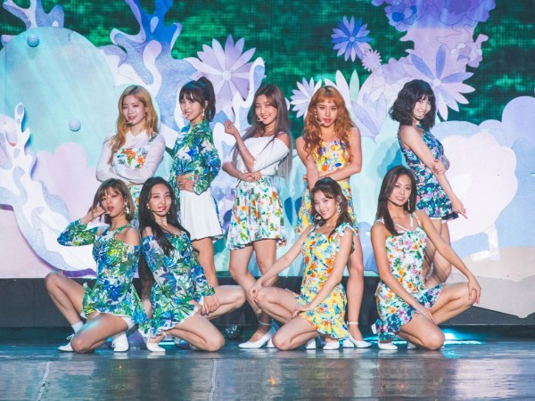 Gắn với hình tượng ngọt ngào trong suốt 5 năm qua, liệu đã đến lúc TWICE cần “lột xác”?