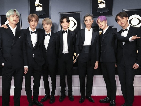 Lần đầu tiên đến Grammy, BTS đã thể hiện niềm tự hào của người Hàn Quốc như thế nào?
