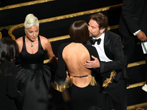 Hậu màn tình tứ của Gaga và Bradley tại Oscars 2019: Đồng nghiệp "phẫn nộ", Irina Shayk lại “thấy bình thường”!