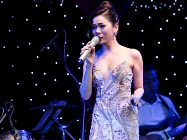 Quốc Thiên, Uyên Linh đến ủng hộ đêm nhạc giới thiệu album mới của Lệ Quyên