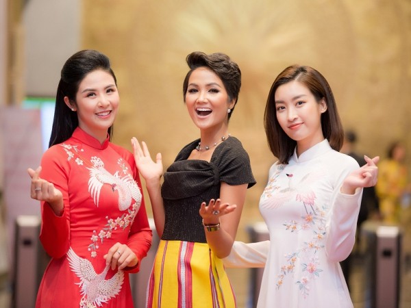 Hoa hậu Ngọc Hân chúc mừng H'Hen Niê trở thành “gương mặt tiêu biểu của năm 2018”