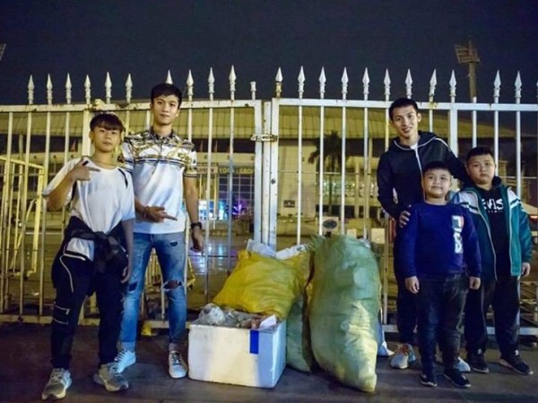 Cầu thủ Văn Đức, Hùng Dũng tạo hiệu ứng tích cực khi tham gia thử thách dọn rác