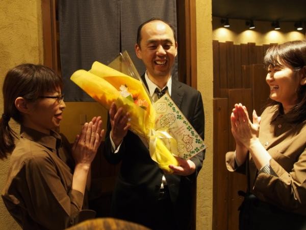 Dịch vụ kỳ lạ tại Nhật Bản: Tiệc chia tay giả vờ khi bạn bị đồng nghiệp ghét bỏ
