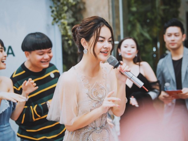 Càng ngày càng rạng rỡ, Phạm Quỳnh Anh khiến fan tự hỏi: "Chị 'hack' tuổi có phải không"?