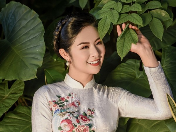 Hoa hậu Ngọc Hân theo đuổi giấc mơ “đưa áo dài Việt đến với du khách quốc tế”