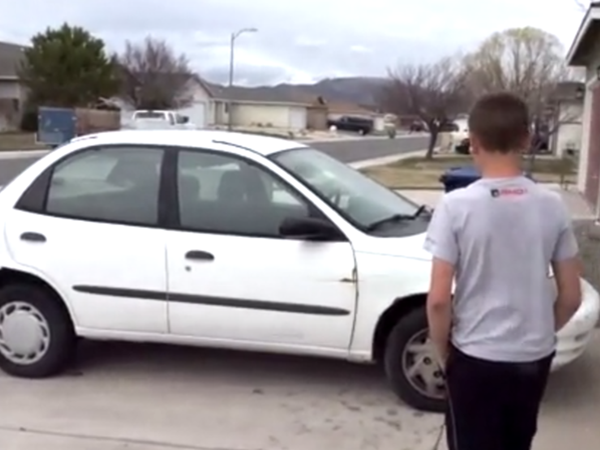 Cậu bạn 13 tuổi này đã tìm được cách mua ô tô tặng mẹ!