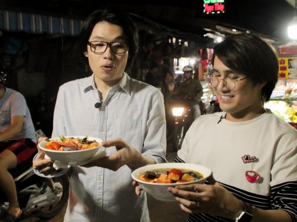 Huỳnh Lập "hẹn hò" Quang Trung "càn quét" khu ẩm thực về đêm của Sài Gòn và cái kết bất ngờ