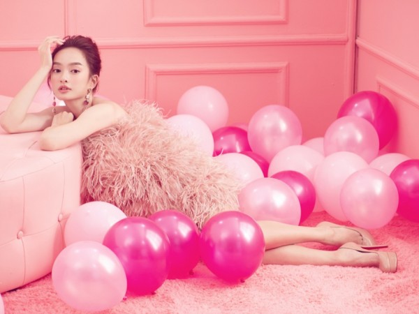 Kaity Nguyễn mừng tuổi 20 bằng bộ ảnh cực xinh nhưng không quên "thả thính" về “dự án X”