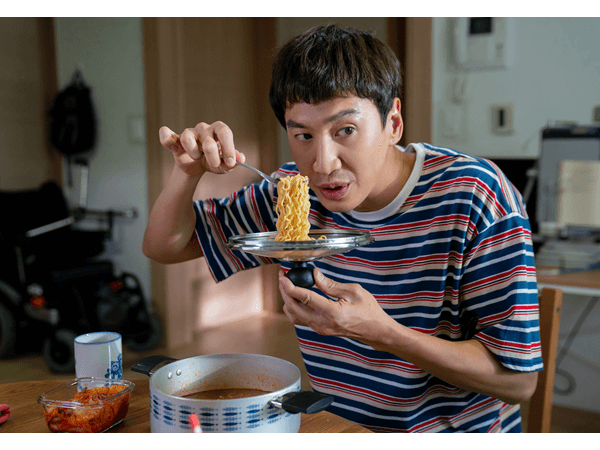 HOT: Chàng "Hươu cao cổ" Lee Kwang Soo sẽ đến Việt Nam ra mắt phim mới vào cuối tháng 4