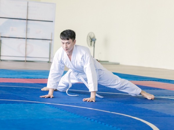 Isaac thử thách bản thân với vai diễn vận động viên Judo khiếm thị trong phim mới 