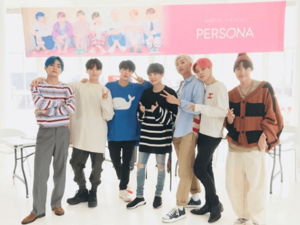 A.R.M.Y thích thú trước sự "lầy lội" giữa hai nhãn hàng dầu gội khi "vote" cho BTS tại "BBMAs 2019"
