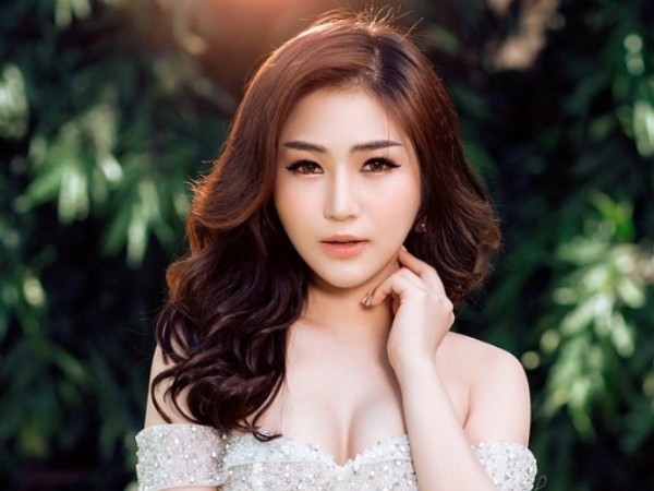 Hương Tràm bất ngờ tuyên bố tạm dừng ca hát, quyết định sẽ đi Mỹ du học 