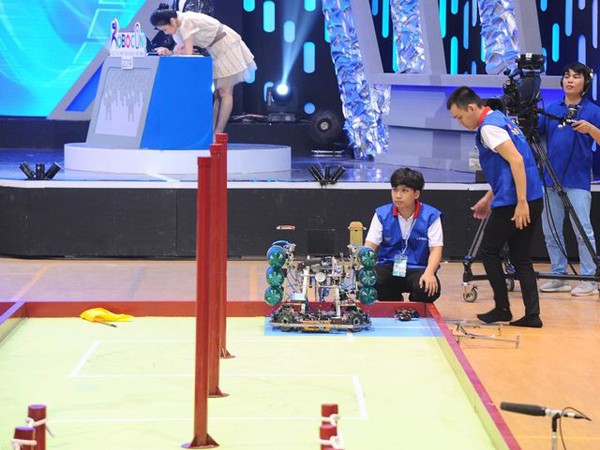 Trường ĐH Lạc Hồng lần thứ 9 vô địch cuộc thi Robocon Việt Nam