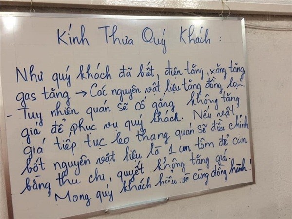 Quán ăn ở Sài Gòn: Xin bớt một con tôm trong bát bún chứ "quyết không tăng giá"