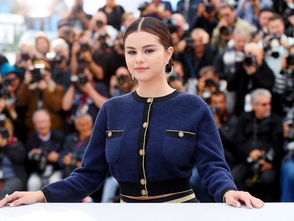 “Đùa vui” như Selena Gomez: Thông báo chuẩn bị kết hôn khiến fan tin “sái cổ”