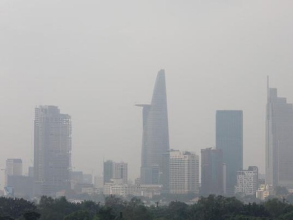 Ô nhiễm không khí Hà Nội, TP.HCM có thể tàn phá mọi bộ phận cơ thể