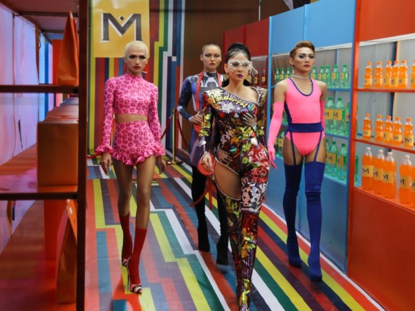 Thu Minh sử dụng 10 bộ trang phục cho MV mới, lồng ghép nhiều thông điệp cổ vũ cộng đồng LGBT