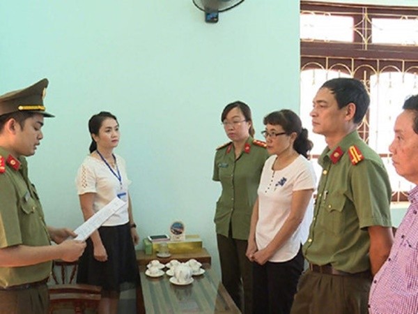Cả Ban Giám đốc Sở GD-ĐT Sơn La "nhúng chàm"