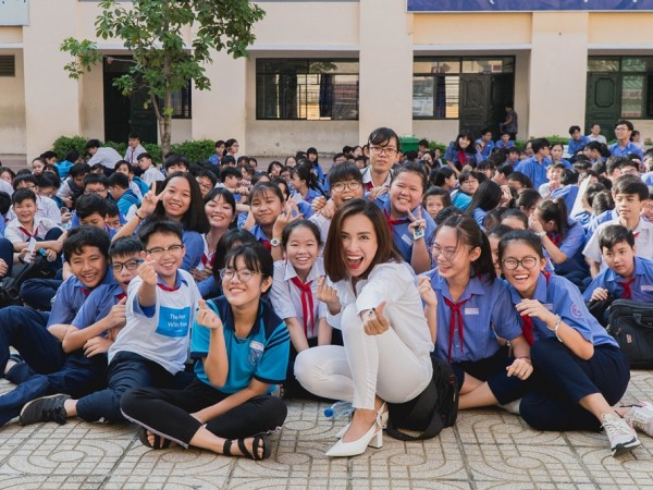 Teen THCS Nguyễn Văn Luông "gõ cửa" mùa Hè cùng "công chúa Jasmine" Ái Phương