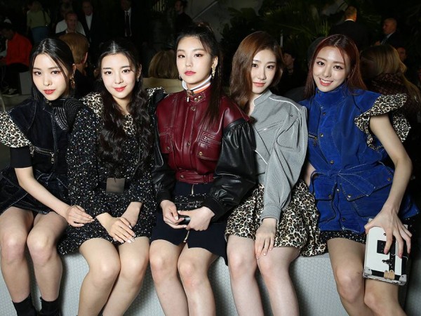 Lộ hình ảnh "tân binh quái vật" ITZY đang quay MV mới toanh tại Mỹ