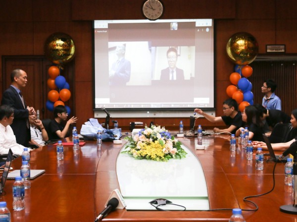 Sinh viên Việt Nam hoàn thành chương trình đại học trực tuyến chỉ sau 20 tháng