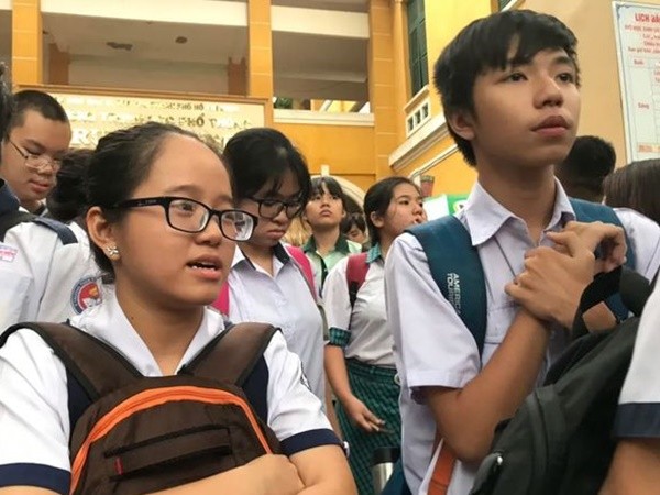 Nghịch lý: Học sinh giỏi + đề hay=Điểm thấp!