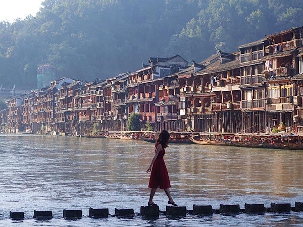 Bí kíp “sống ảo hoàn hảo” ở Phượng Hoàng Cổ Trấn – Trương Gia Giới 