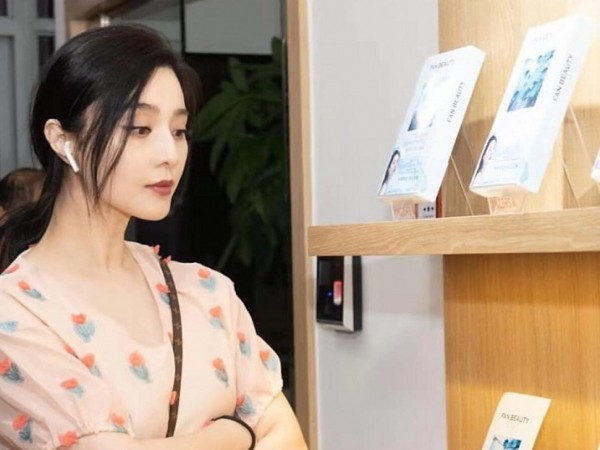 Ai mà ngờ có ngày “Nữ hoàng đồ hiệu” Phạm Băng Băng lại diện đồ hàng chợ