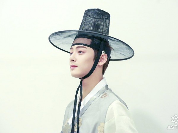 Phim mới phát sóng tập đầu tiên, Cha Eun Woo đã nhận về vô số gạch đá