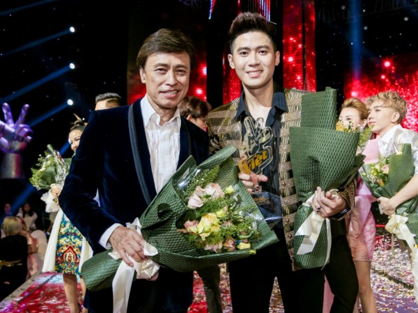 Vượt qua nhiều đối thủ nặng ký, Hoàng Đức Thịnh đăng quang quán quân "The Voice 2019"