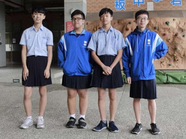 Đài Loan: Trường học cho phép nam sinh mặc váy tới trường, dân mạng nổ ra tranh cãi