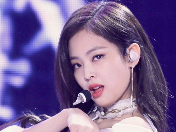 Thế giới bí mật ẩn chứa sau tài khoản Instagram thứ hai của Jennie (Black Pink)