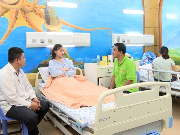 Đêm Gala "Tiếp sức Hồi Sinh" tổ chức gây quỹ giúp đỡ các bệnh nhân nghèo