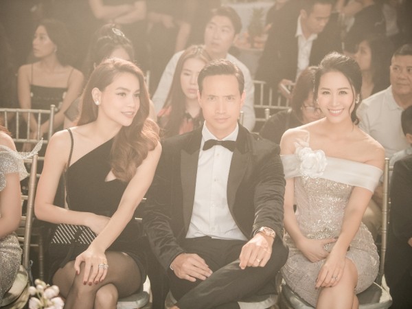 Hồ Ngọc Hà, Kim Lý tay trong tay đi xem show thời trang cưới tại Hà Nội