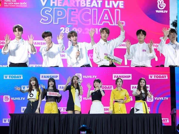 Snuper và GFriend khoe visual đỉnh cao tại fansign ở phố đi bộ Nguyễn Huệ